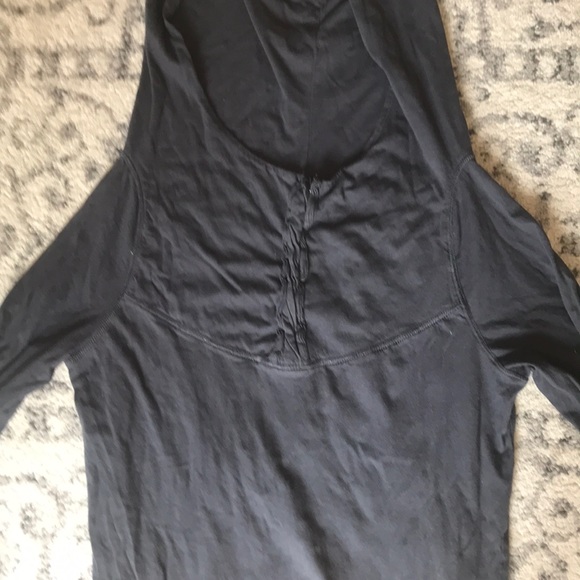 Black hoodie with front pocket - Picture 2 of 4